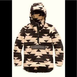 Girl’s North Face Campshire Pullover Hoodie